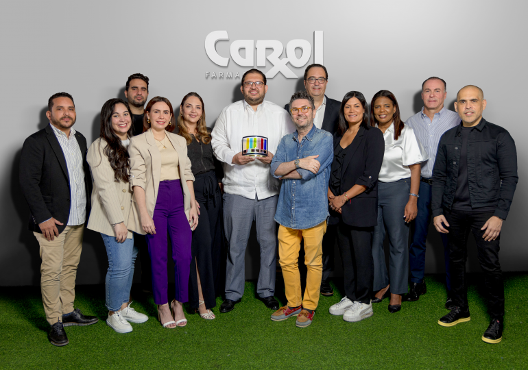 Farmacia Carol recibe reconocimiento por campaña “Sin bolas no hay juego”