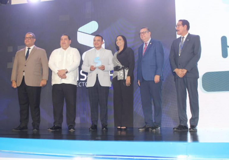 Hospital Ney Arias Lora gana en dos categorías en el premio SISMAP-Salud
