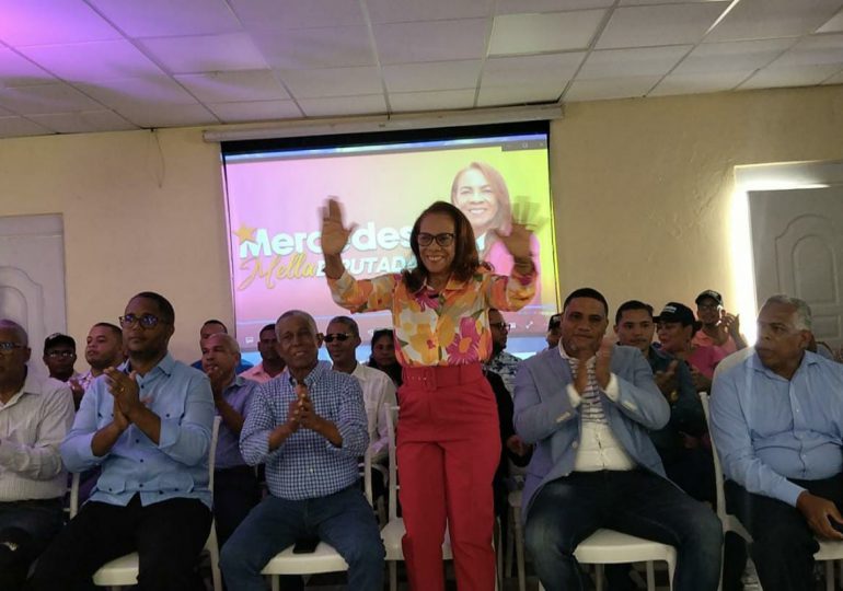 Profesora Mercedes Mella alza su voz en Bahoruco para la asistencia estudiantil