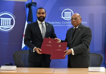 TC y el CODESSD firman acuerdo para fomentar estudio de la Constitución