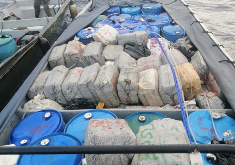 Panamá decomisa 1,3 toneladas de droga en embarcación en el Pacífico