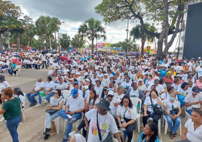 Miles de personas se unen a tradicional Caminata Un Paso por mi Familia 2023