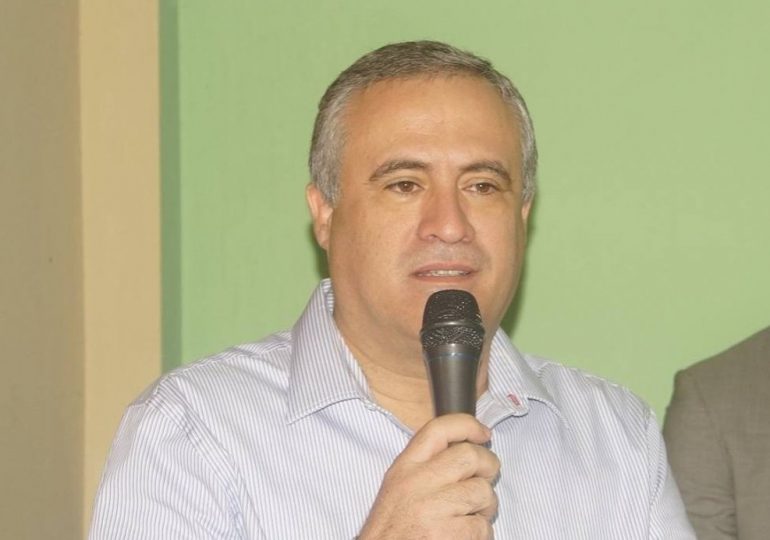 Pedro Domínguez Brito dice no es normal que tantas personas renuncien a un partido político