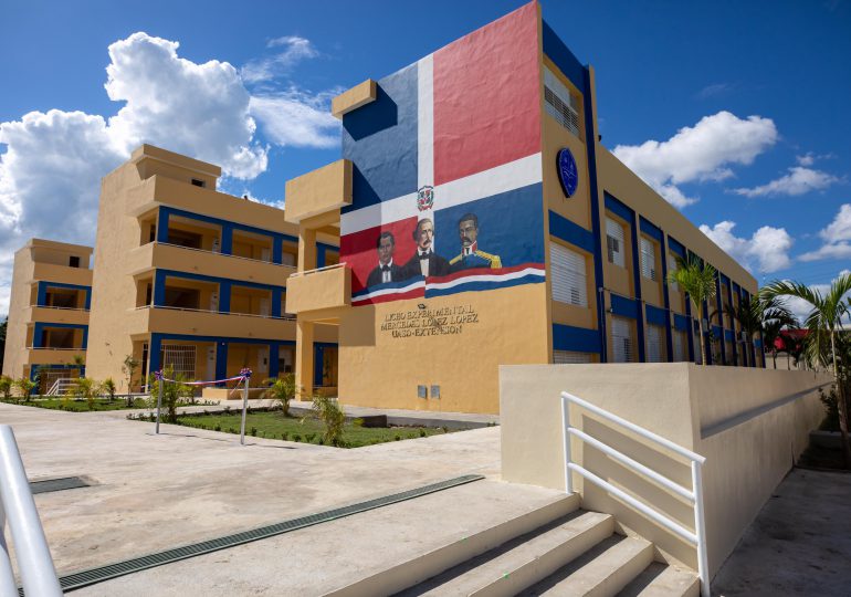 Inauguran Liceo Experimental y extensión de la UASD en Santo Domingo Oeste