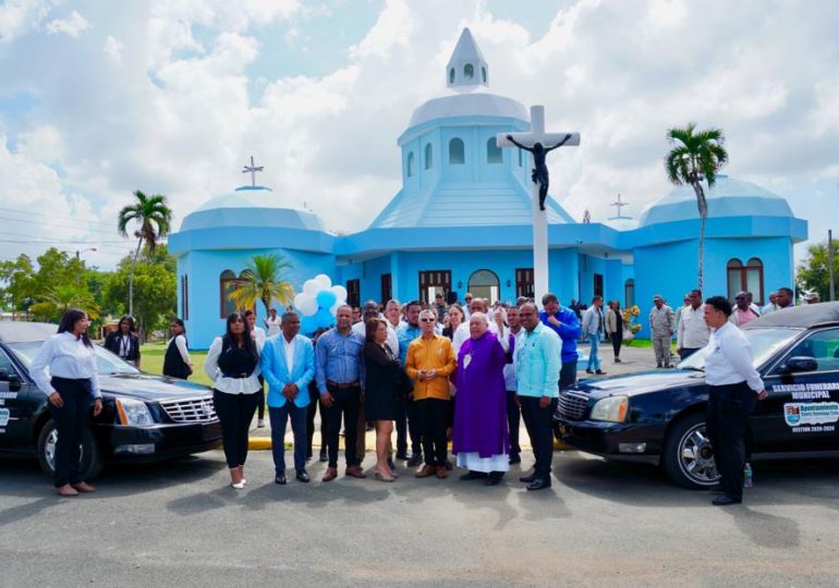 Alcalde Manuel Jiménez pone a disposición carros fúnebres para residentes de Santo Domingo Este