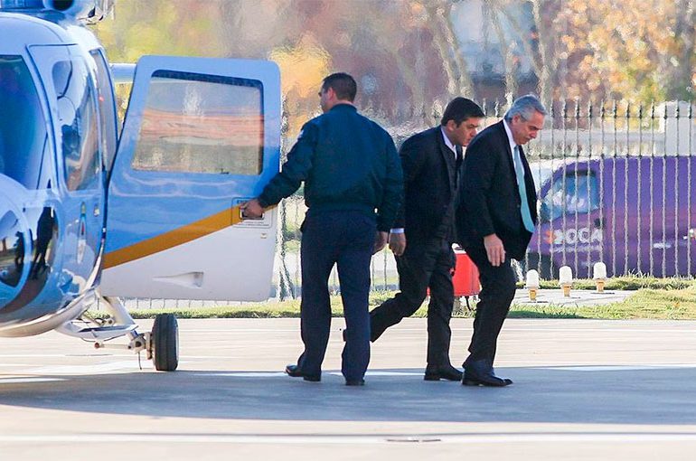 Presidente argentino, Alberto Fernández, denuncia amenazas a su helicóptero oficial