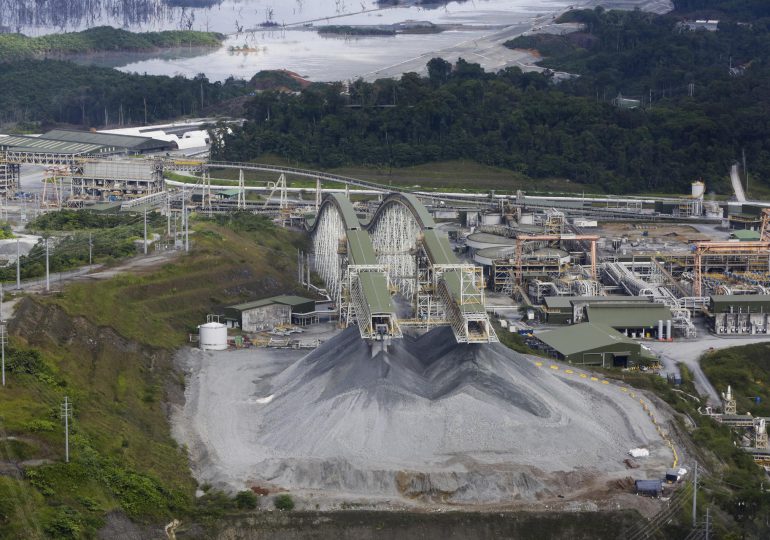 Panamá congela USD 567 millones que recibió por polémico contrato minero