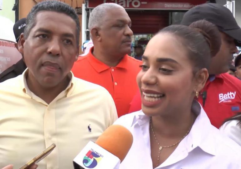 Betty Gerónimo recibe apoyo del ex aspirante a la alcaldía por SDN Carlos Ortiz