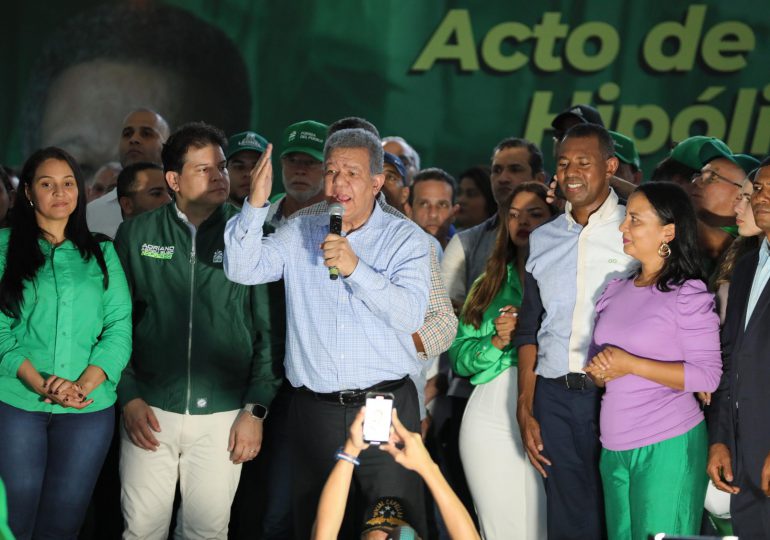 Leonel Fernández asegura FP en febrero multiplicará por mucho la cantidad de alcaldes y directores que hoy tiene