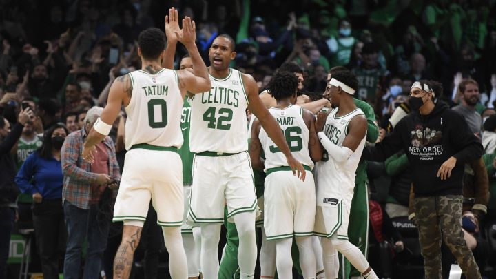 Los Celtics siguen invictos en casa