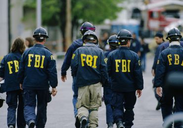 FBI llama a renovar la ley que permite vigilar a extranjeros fuera de EEUU