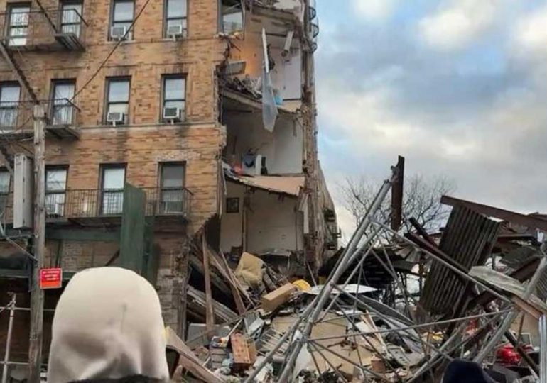 VIDEO | Colapsa parte de un edificio en El Bronx