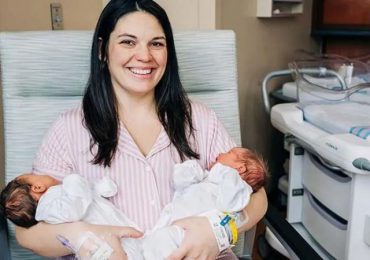 Mujer con doble útero da a luz a dos bebés en dos días
