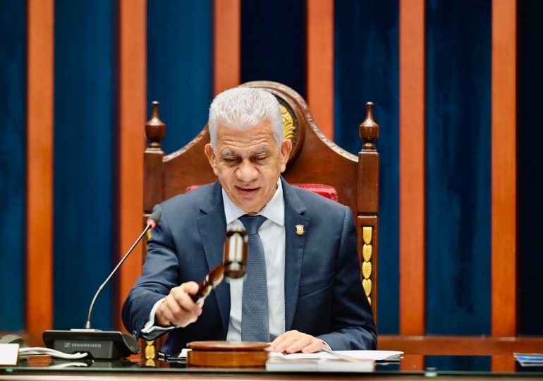 Senado aprueba en única lectura contrato de AERODOM  con rechazo de la oposición