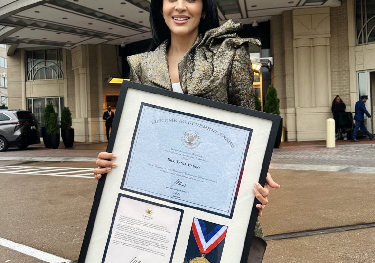 Dra. Tania Medina recibe reconocimiento de La Casa Blanca en Washington, DC