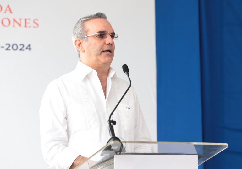 Presidente Abinader inaugura en Santiago cuatro carreteras, un centro comunal y un hospital