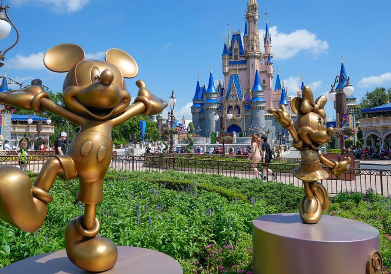 Detienen a un empleado de Walt Disney World por cargos de pornografía infantil