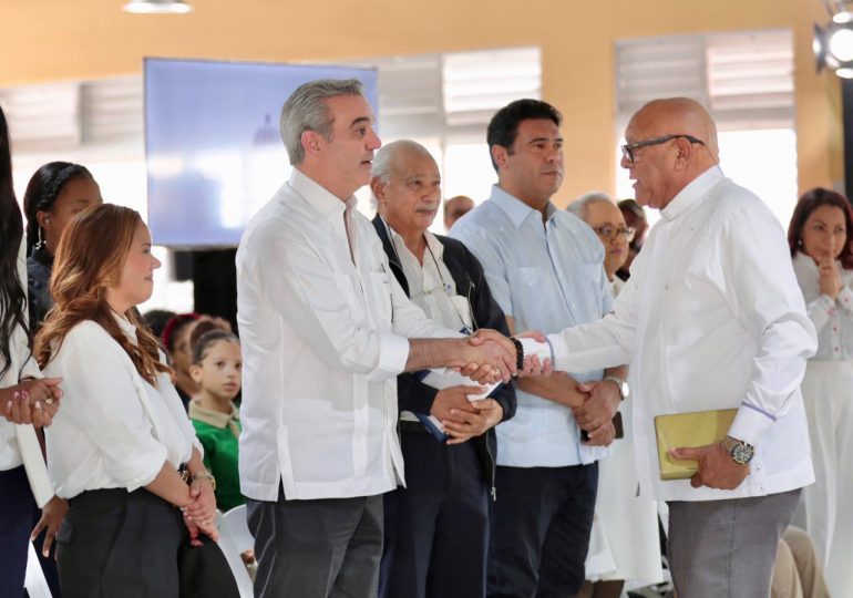 Presidente Abinader inaugura varias obras en Higüey