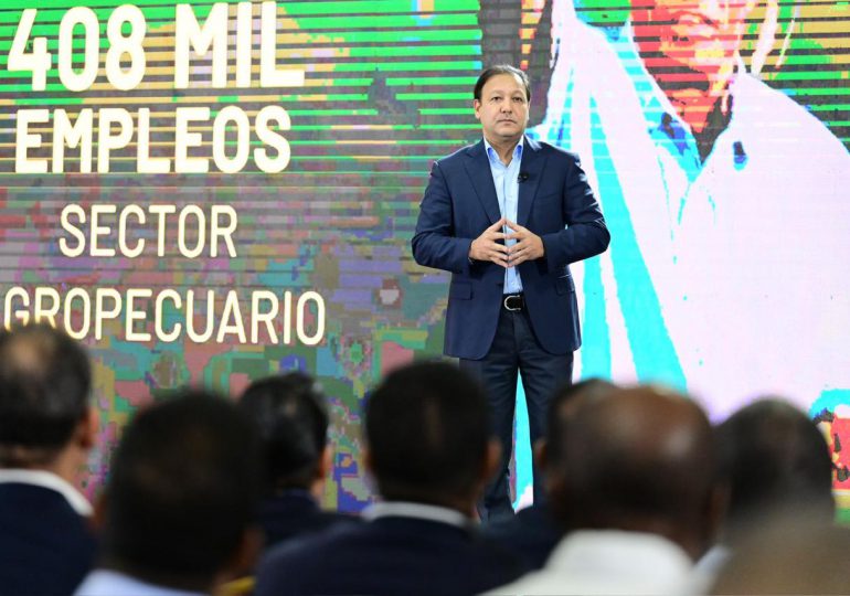 “Gobierno del PRM aprovecha distracción de festividades para dar un duro golpe a productores nacionales”, afirma Abel Martínez