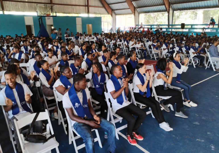 450 niños, adolescentes y jóvenes reciben certificados de acciones formativas impartidas en CTC de Los Guaricanos