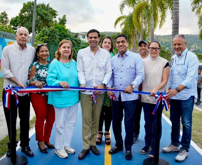 Roberto Ángel y Kelvin Cruz entregan en La Vega más de 6 mil metros cuadrados de arte público