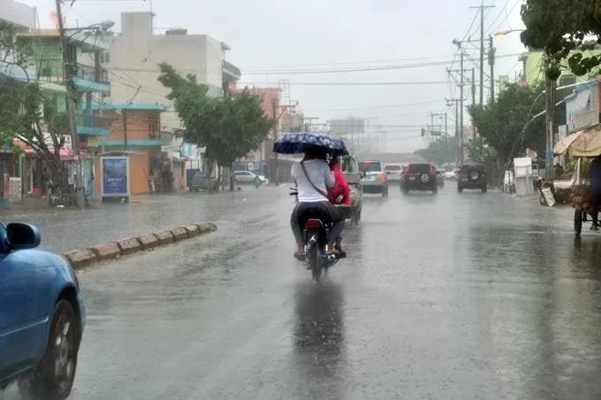 COE aumenta a 16 las provincias en alerta por incidencia de vaguada