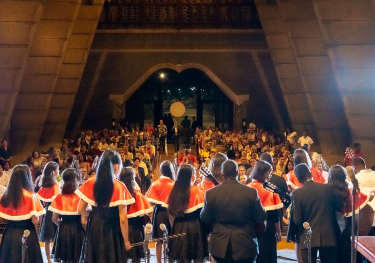 Fundación AIB apoyó concierto navideño de la Escuela de Música "Pepe Rosario" en Higüey