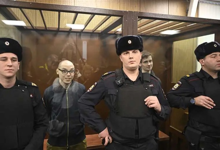 Cárcel para dos rusos por un poema hostil a la operación en Ucrania