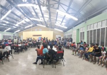 Organizaciones de bienestar realiza cena a niños de Punta Cana
