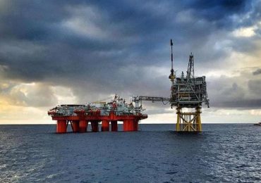 Uruguay firma contratos de exploración de hidrocarburos con APA, YPF y Shell