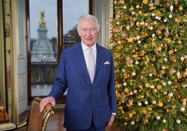 El rey Carlos rompe la tradición con su mensaje navideño