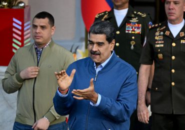 Venezuela despliega tropas en ejercicios militares por "amenaza" de buque británico en Guyana