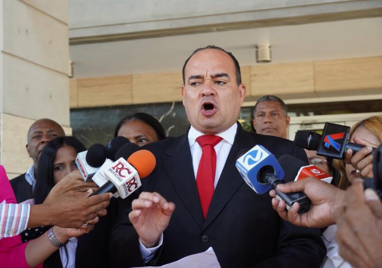 Surún Hernández denuncia: gobierno invirtió 300 millones de pesos para compra de dirigentes en elecciones del CARD