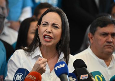 "No pueden hacer elecciones sin mí": opositora rechaza bajar su candidatura en Venezuela