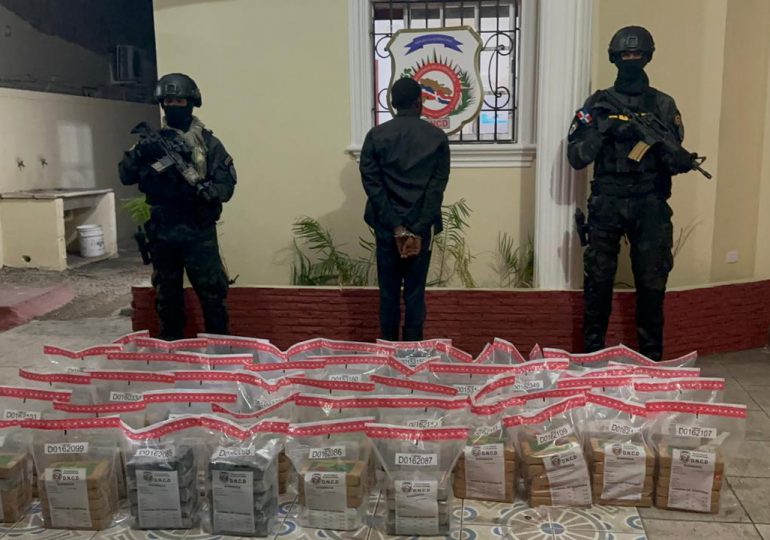 #VIDEO: Frustran viaje de 229 paquetes de presunta cocaína a PR; apresan hombre y buscan otros