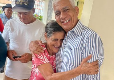 Ricardo de los Santos gestiona 170 pensiones solidarias en Sánchez Ramírez