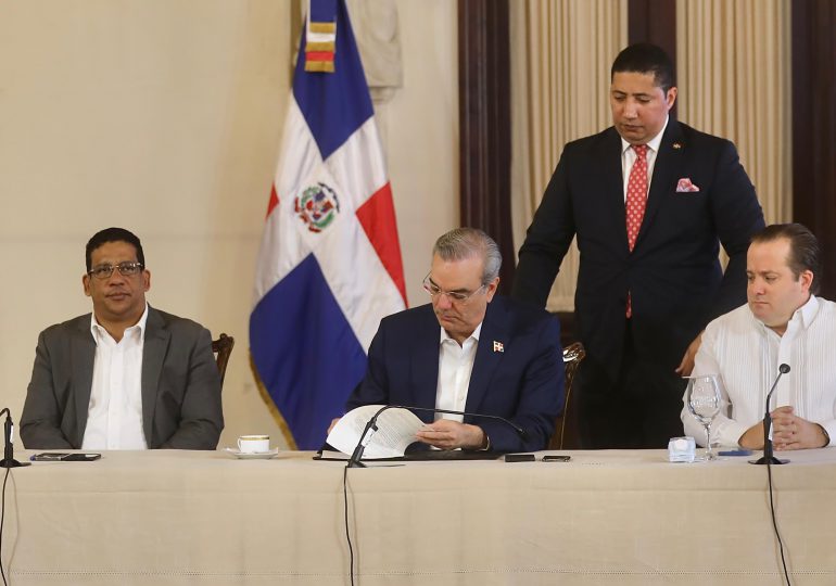 VIDEO | Presidente Abinader promulga Decreto 1-24; regula la publicidad oficial