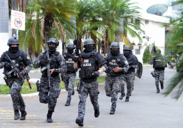 Ecuador en llamas enfrenta por tercer día al terror del narcotráfico