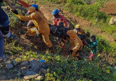 Aumenta a 33 el número de muertos por derrumbe de tierra en Colombia