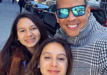 Alex Rodríguez se encuentra en RD junto a sus hijas