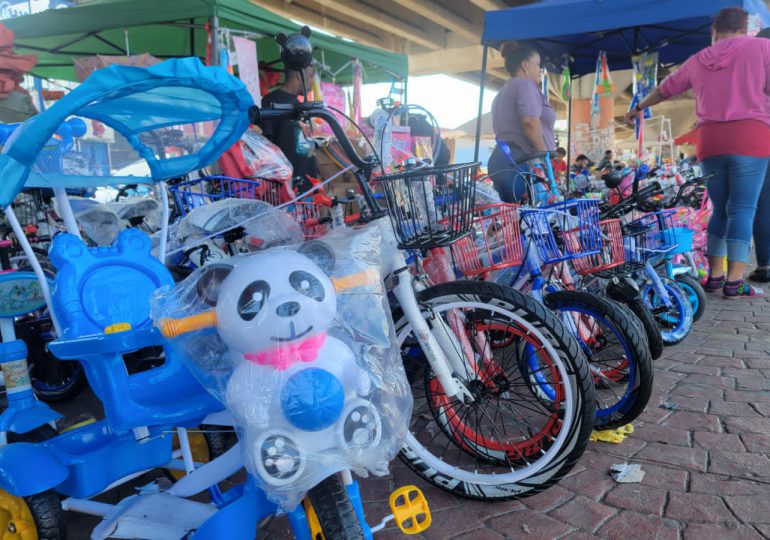 Comerciantes aseguran que están lenta las ventas de juguetes por el Día de los Reyes Magos