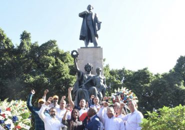 Frente Amplio rinde homenaje a Juan Pablo Duarte en su aniversario 211
