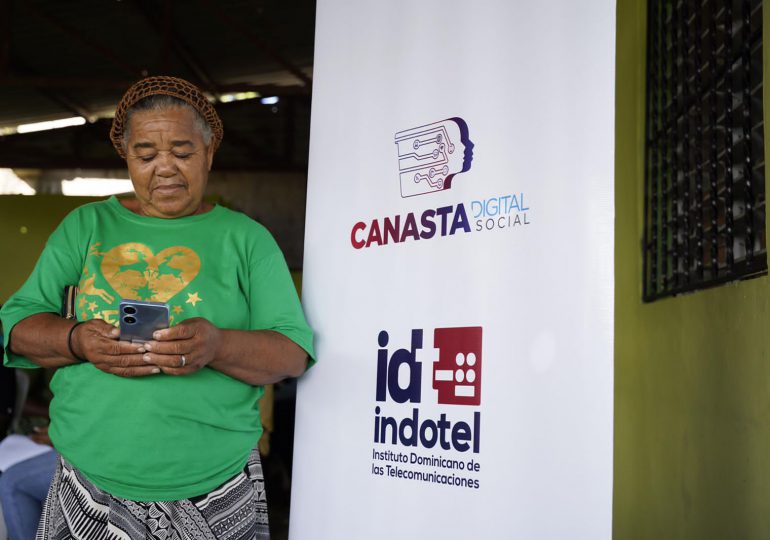 Indotel entrega segunda fase de la “Canasta Digital Social” en San Pedro de Macorís 