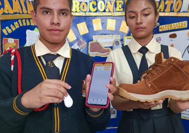 Alumnos peruanos crean un "zapato antisecuestro" que envía una llamada cuando detecta movimientos rápidos