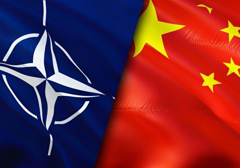 China: "La OTAN es una máquina de guerra andante que provoca el caos dondequiera que vaya"