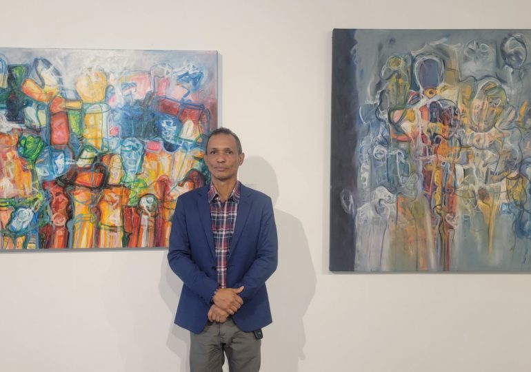 VIDEO | Amaurys Reyes inaugura exposición “Laberintos”, en el Museo Nacional de Historia y Geografía
