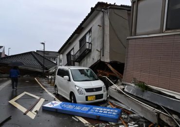 Las lluvias complican los rescates tras el terremoto que dejó 64 muertos en Japón