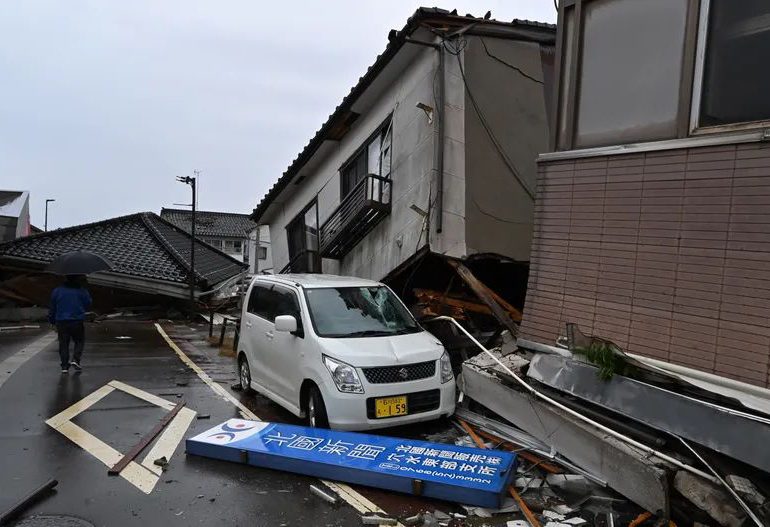 Las lluvias complican los rescates tras el terremoto que dejó 64 muertos en Japón