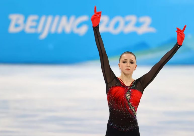 Patinadora rusa recibe dura sanción por un caso de dopaje que sacudió al mundo en los Juegos Olímpicos de Invierno 2022