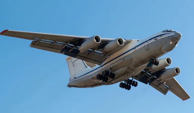 Preguntas sin respuestas que deja caída de avión militar en Rusia en medio de las acusaciones entre Moscú y Kyiv